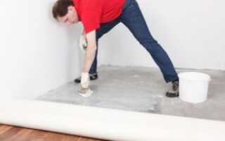 Чем приклеить линолеум к бетонному полу