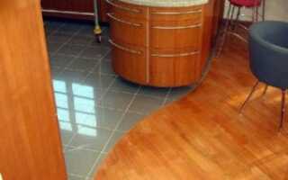 Стык ламината и плитки без порожка