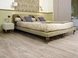 Ламинат в спальне