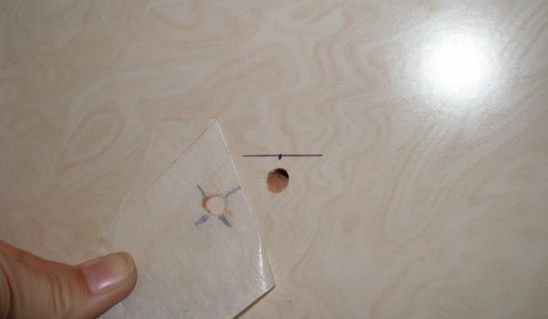 Отверстие в плитки