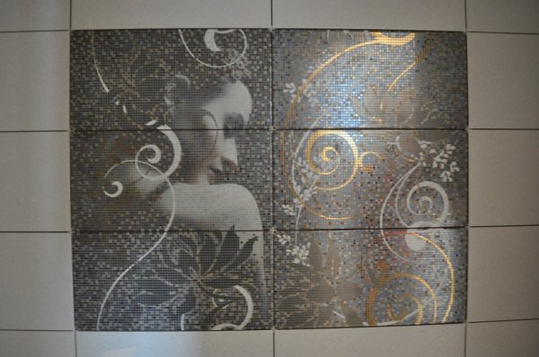 Рисунок на плитке
