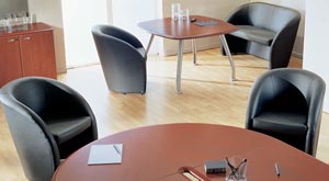 Ламинат для офиса В офисе постелен ламинат