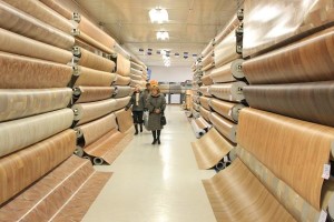 linoleum_na_osnove_i_bezosnovnyy