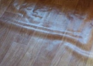 вмятины-на-линолеуме-e1409727454771