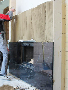 oblicovka-kamina-mramorom-6