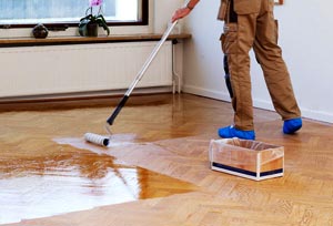 Паркет покрывают лаком