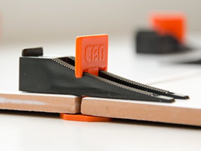 система выравнивания плитки СВП