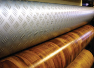 ukladka-linoleuma-svoimi-rukami