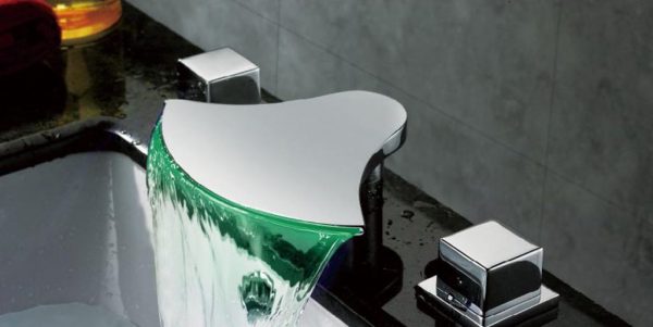 Каскадный смеситель с подсветкой 