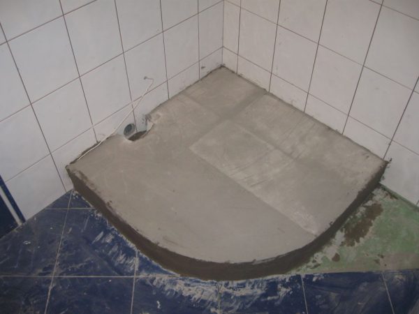 Бетонный поддон для душа 
