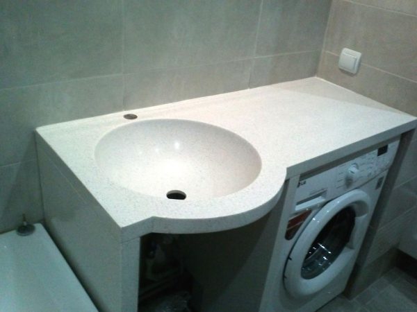 Раковина из искусственного камня