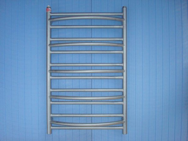 Полотенцесушитель с нижним подключением