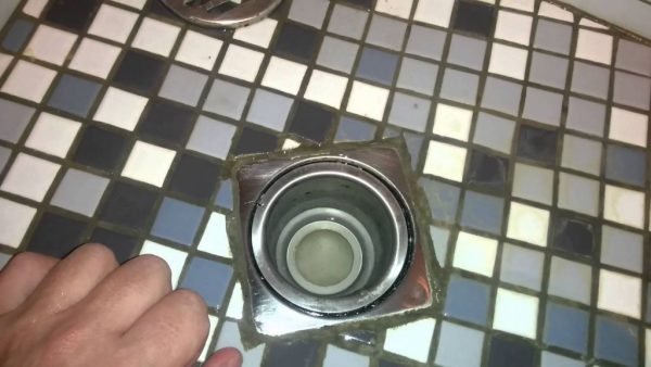 Сливное отверстие 