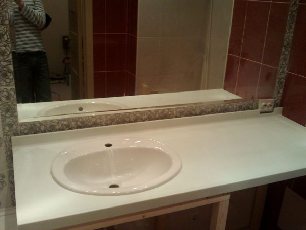 Раковина со столешницей 